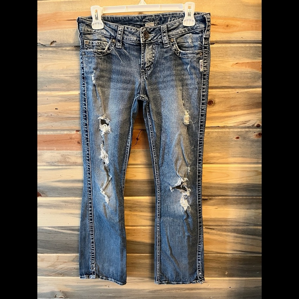 Silver Jeans Co Distressed Bootcut Jeans Size 28